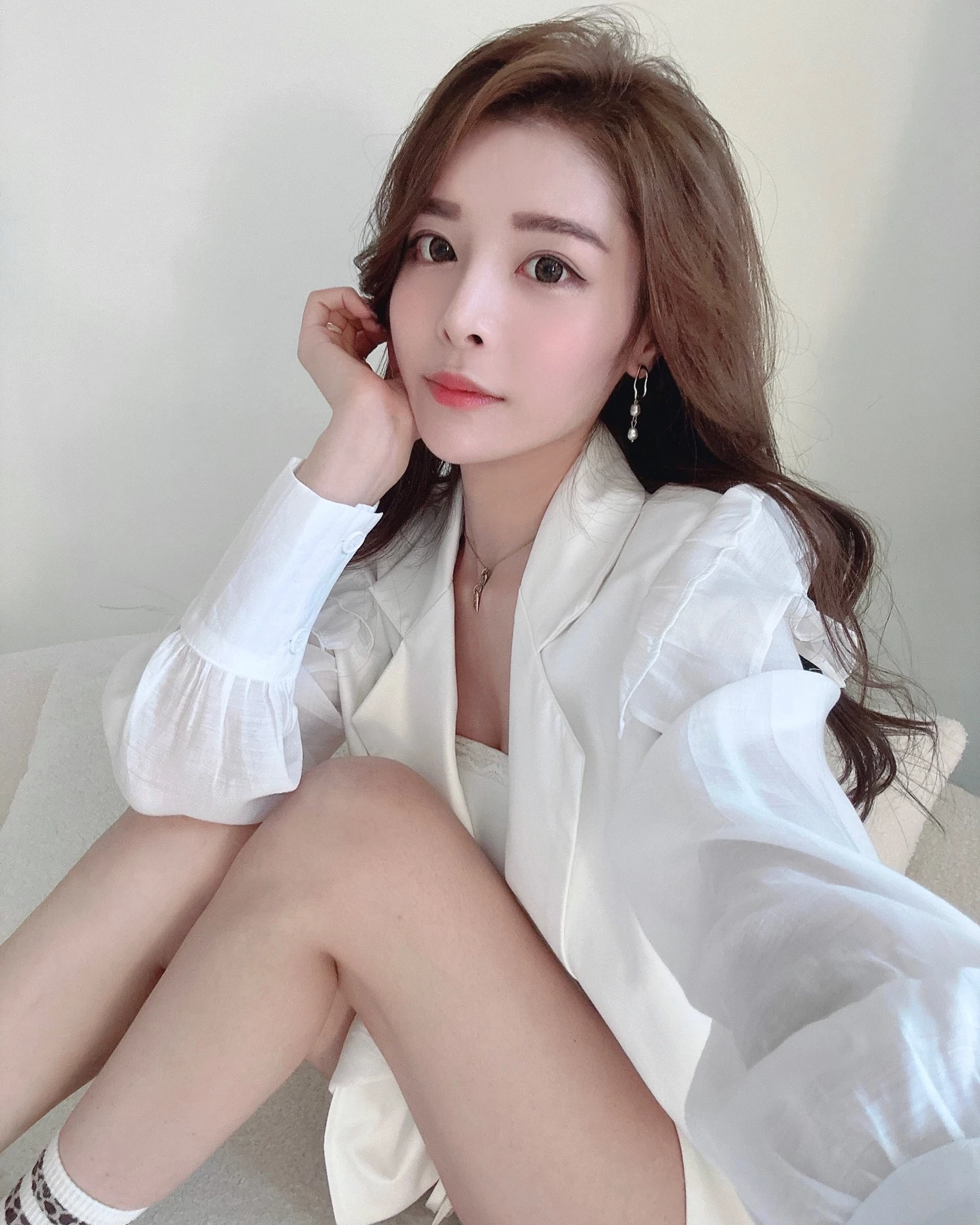 Hình Ảnh Cô Gái Trung Với Thân Hình Quyến Rũ