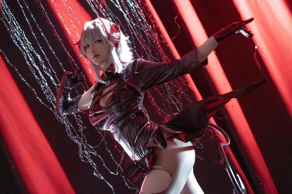 Hình Ảnh Gái Xinh Cosplay Anime Với Thân Hình Nóng Bỏng