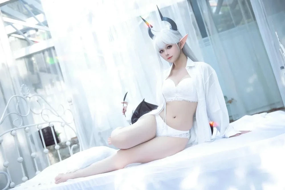 Hình Ảnh Gái Xinh Cosplay Ecchi Nữ Tinh Linh Trắng Đẹp Xinh Yêu