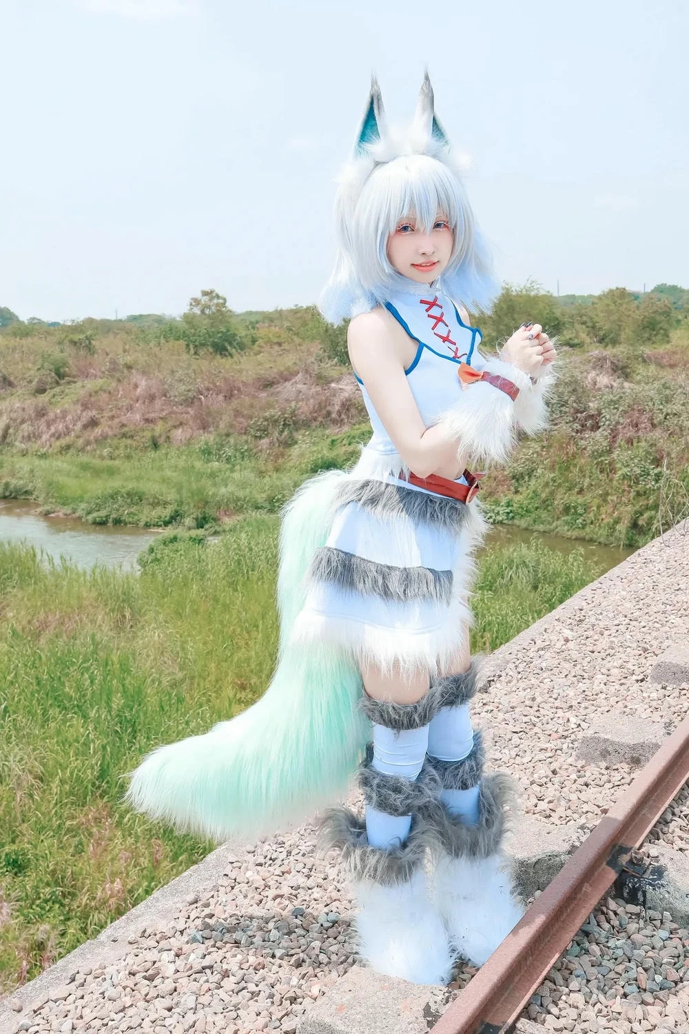 Nữ Sinh Cosplay Với Bộ Đồ Cáo Xinh Dễ Thương