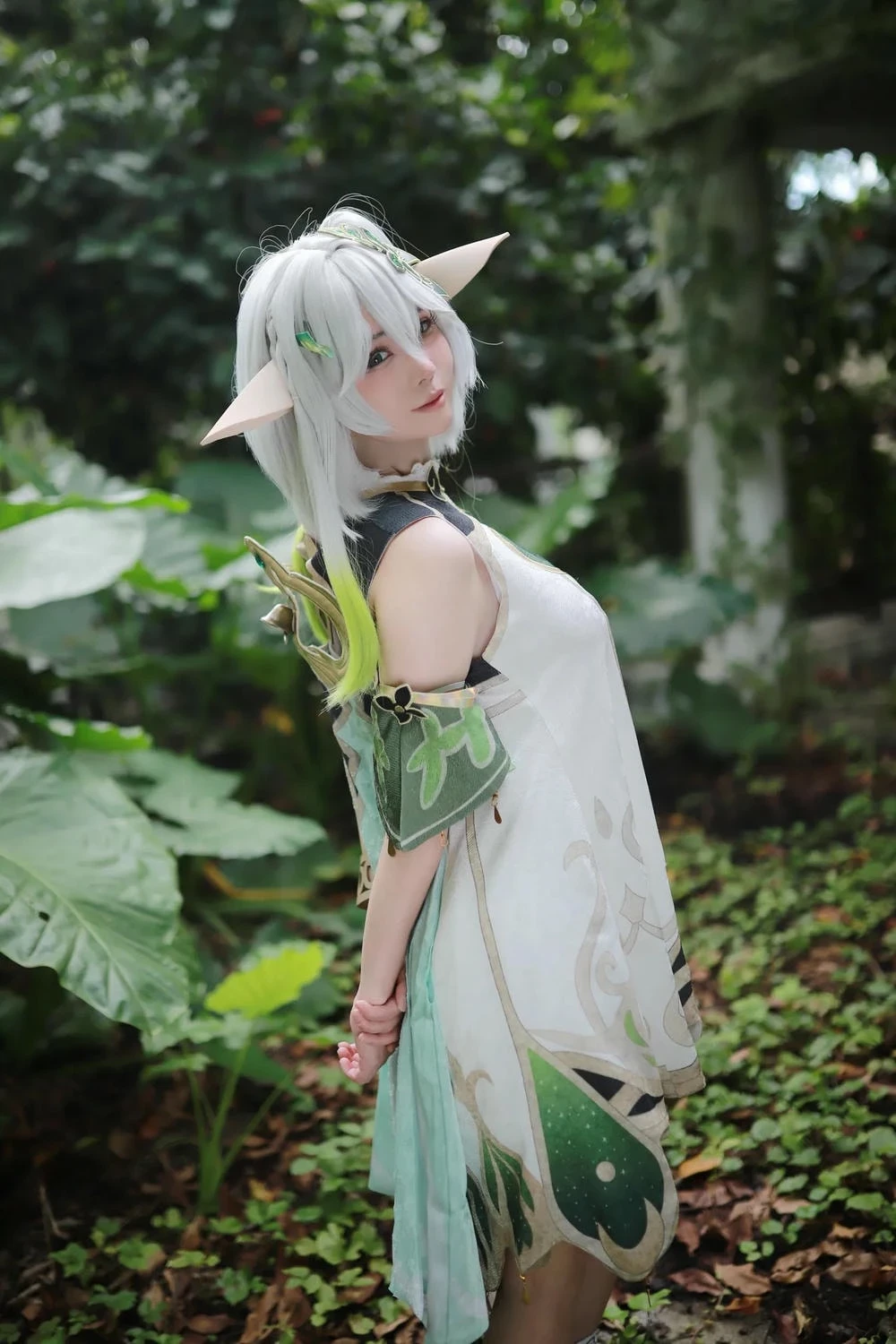 Hình Ảnh Gái Xinh Cosplay Ecchi Tinh Linh Ngoài Rừng Xanh