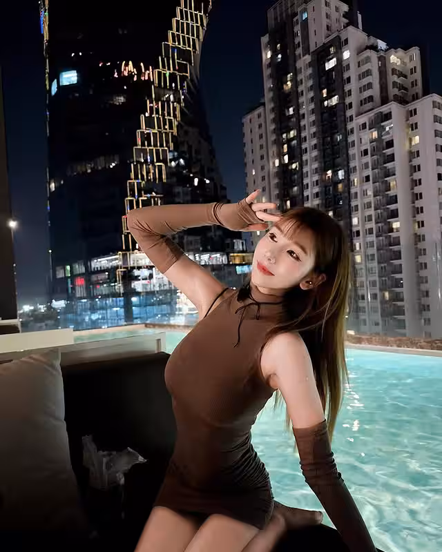 Nữ Idol Xinh Đẹp Quyến Rũ Với Thân Hình Nóng Bỏng Dáng Chuẩn