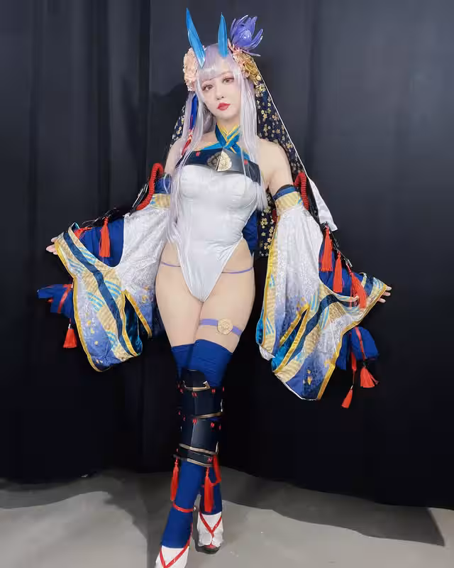 Gái Xinh Hentai Với Đường Cong Hoàn Hảo Thật Hấp Dẫn