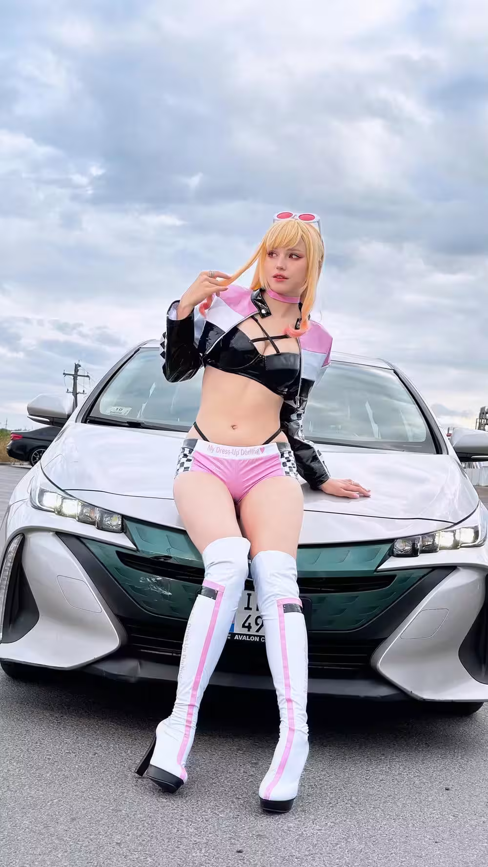Nữ Người Mẫu Ecchi Tay Đua Xinh Đẹp Quyến Rũ