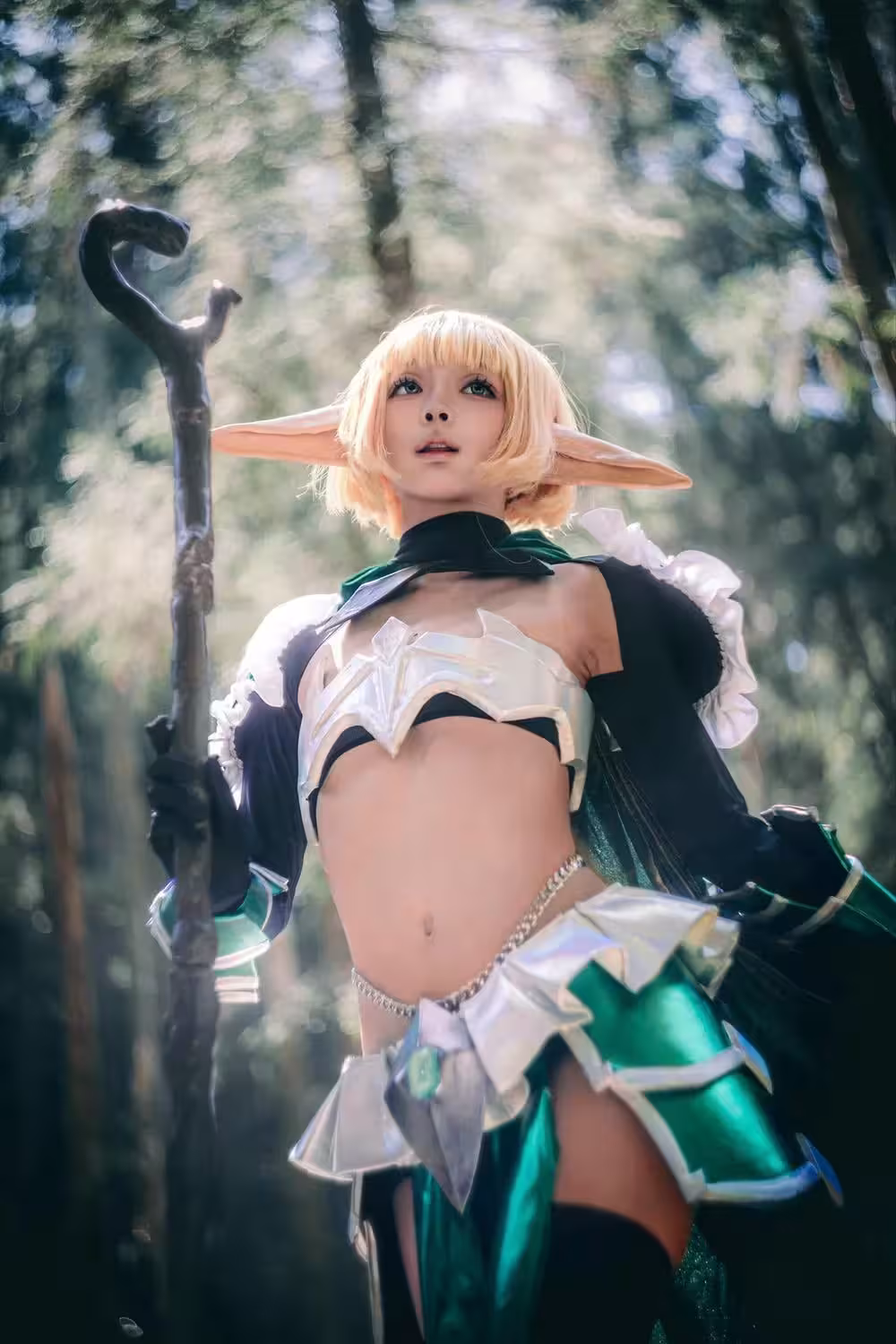 Gái Xinh Hentai Cosplay Tinh Linh Pháp Sư Quyến Rũ