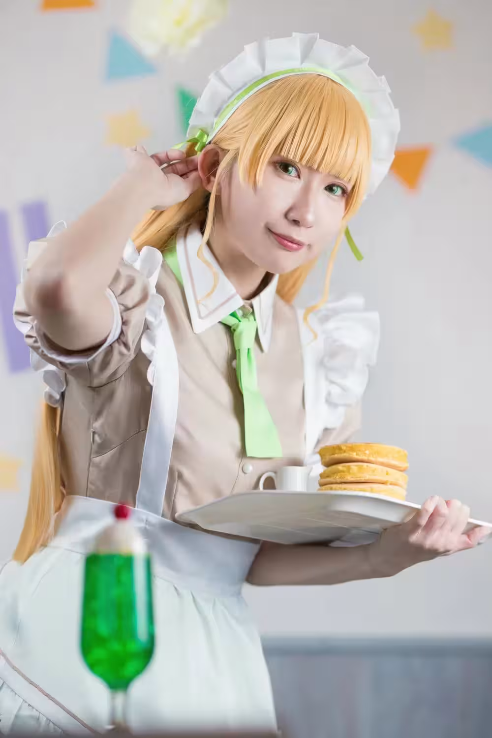Gái Xinh Hentai Nữ Bồi Bàn Xinh Xắn Quyến Rũ