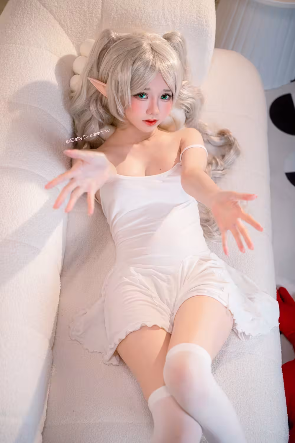 Gái Xinh Hentai Nữ Tinh Linh Mặc Đầm Ngủ Quyến Rũ Gợi Cảm